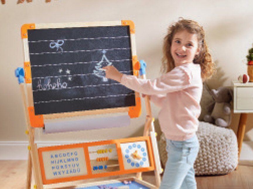 KIDS' FASHION & ITEMS