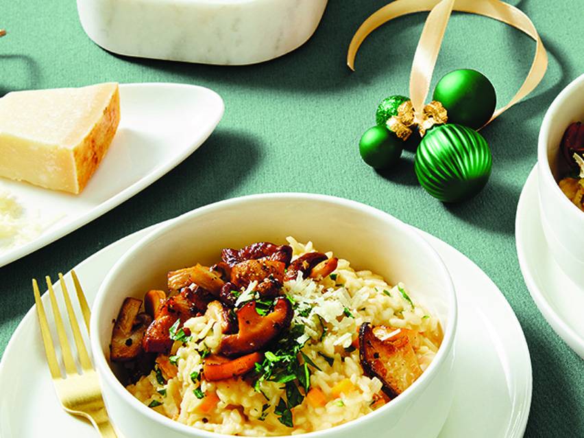 Mushroom risotto with parmesan: festive dish.
