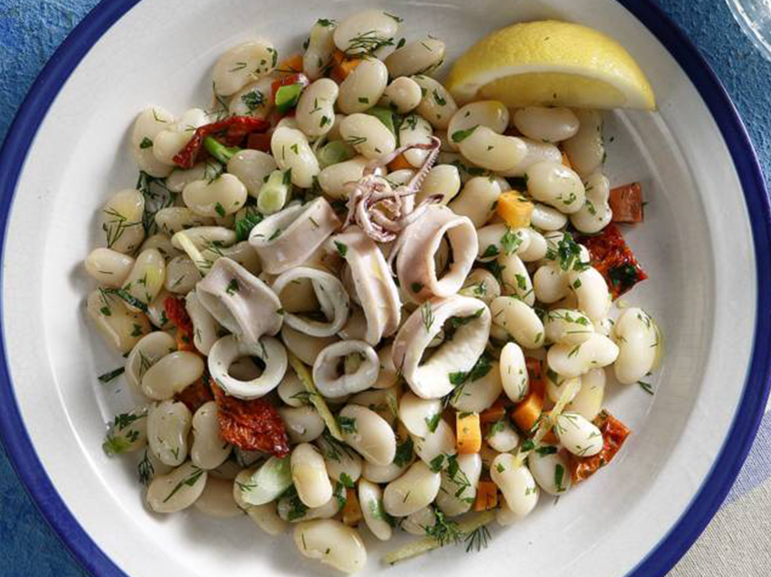 Bean salad with squid